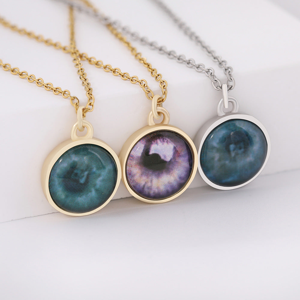 Collier Iris personnalisé : ajoutez une photo de l’œil pour un cadeau unique à vos proches.
