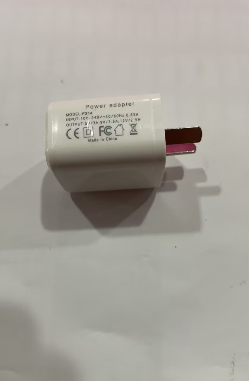 Nouvelle lampe LED intelligente en forme de G avec haut-parleur Bluetooth, chargeur sans fil et application de contrôle pour la décoration de la chambre et de la maison.