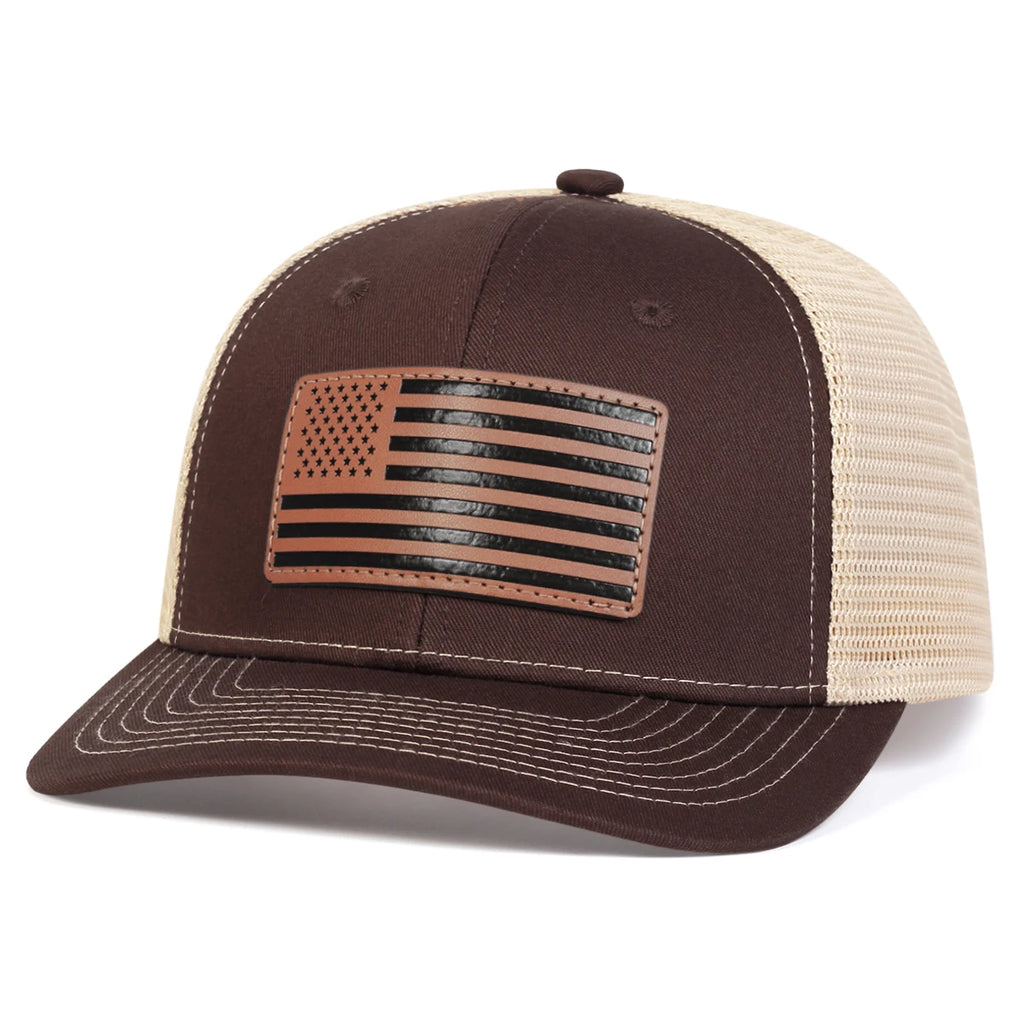 Casquette de baseball unisexe avec étiquette en cuir et drapeau américain, idéale pour le printemps et l'été. Ajustable et décontractée, elle offre une protection solaire optimale.