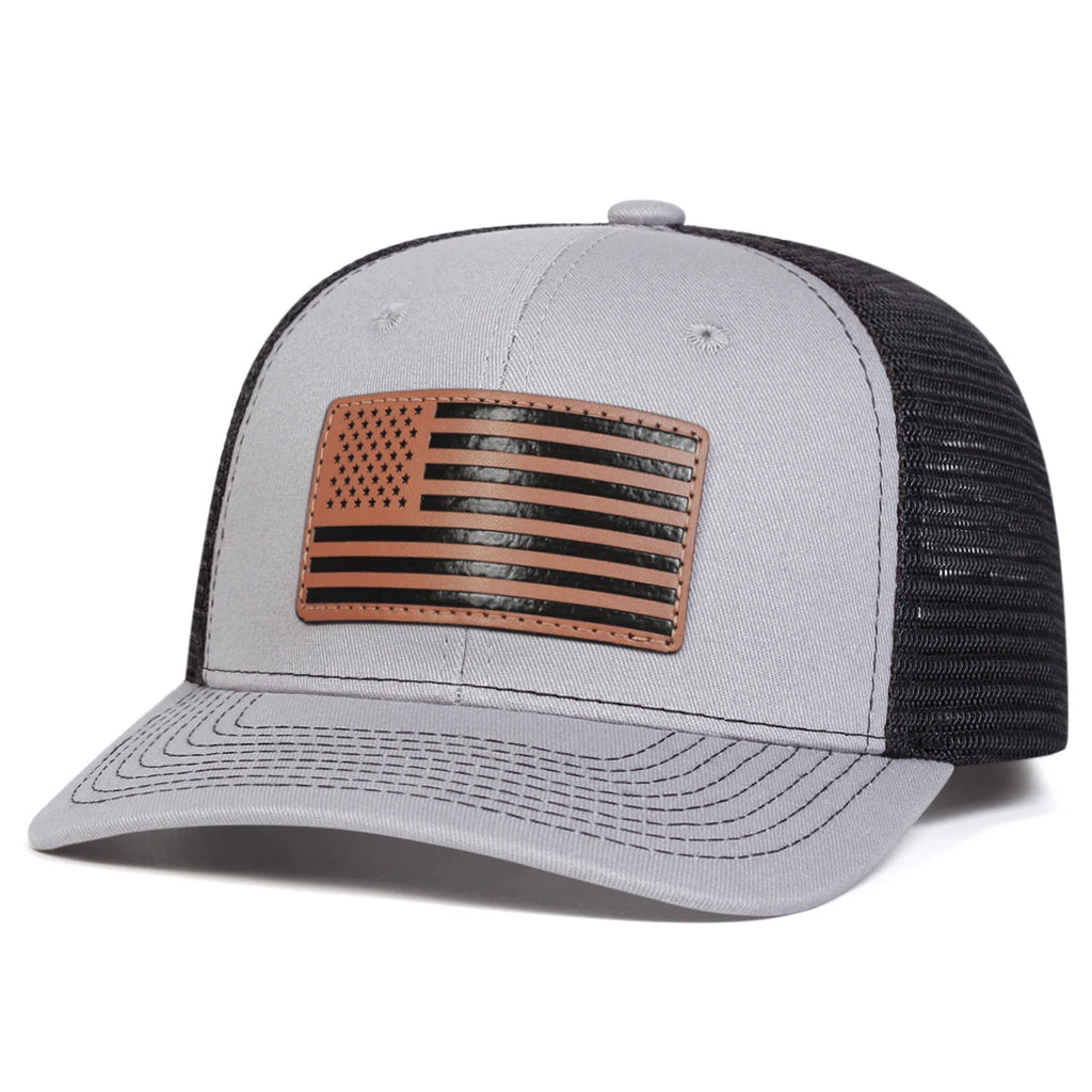 Casquette de baseball unisexe avec étiquette en cuir et drapeau américain, idéale pour le printemps et l'été. Ajustable et décontractée, elle offre une protection solaire optimale.